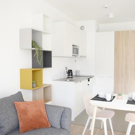 White Apartment Modern Tower Atal Gdynia Extérieur photo